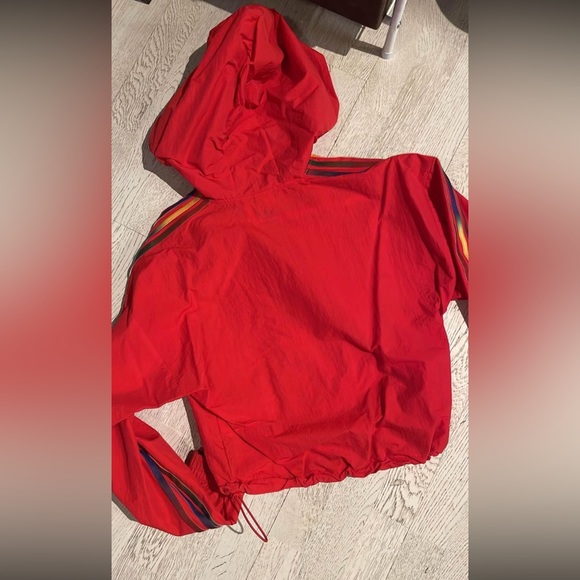 Adidas cropped windbreaker worn once,perfect for all seasons - Picture 3 of 3